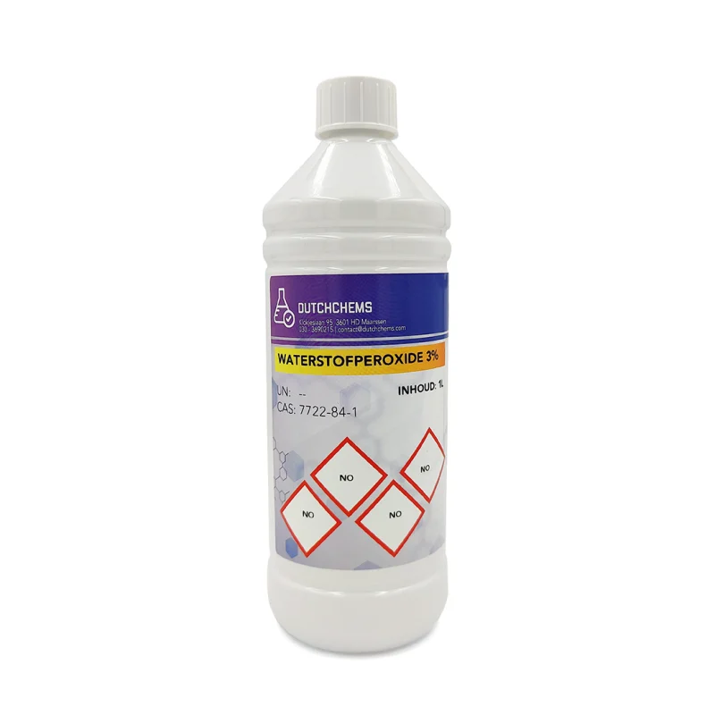 Plastic fles met Waterstofperoxide 3% oplossing.