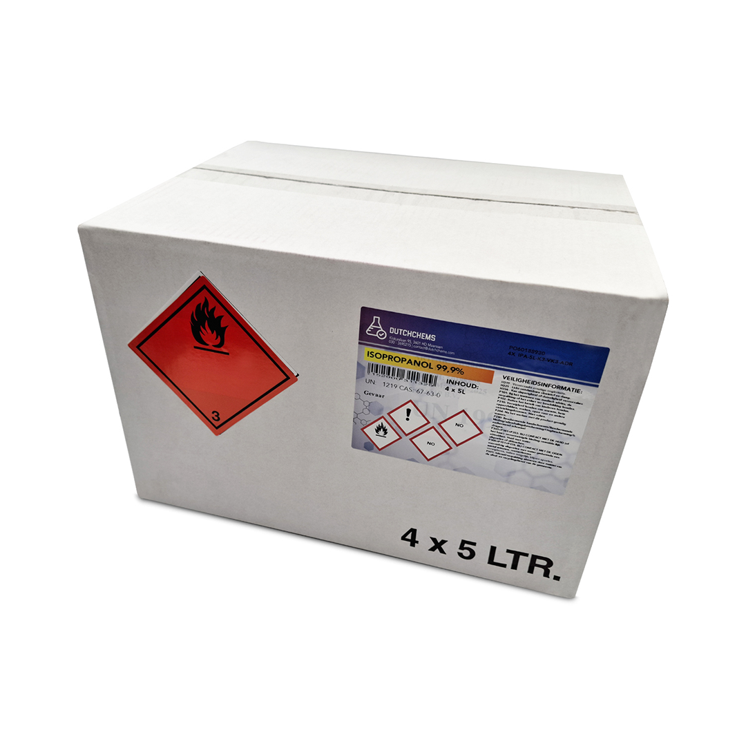 Weißer Versandkarton mit vier 5-Liter-Kanistern Isopropanol 99,9% von DutchChems