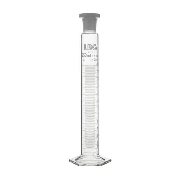 Klarer 250-ml-Labormesszylinder für präzise Messungen.