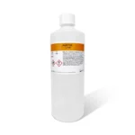 Eine 1-Liter-Flasche mit klarer Flüssigkeit, gekennzeichnet als Aceton