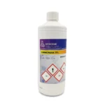 Plastikflasche mit der Aufschrift „5 % Reinigungsammoniak“ und Sicherheitssymbolen.