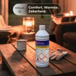 1 Liter Flasche geruchsarmer Ofenbrennstoff auf dem Tisch neben einem Petroleumofen